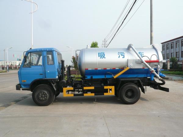 Dongfeng 4x2 Suction Sewer Cleaning Truck vacuum sewage suction truck
