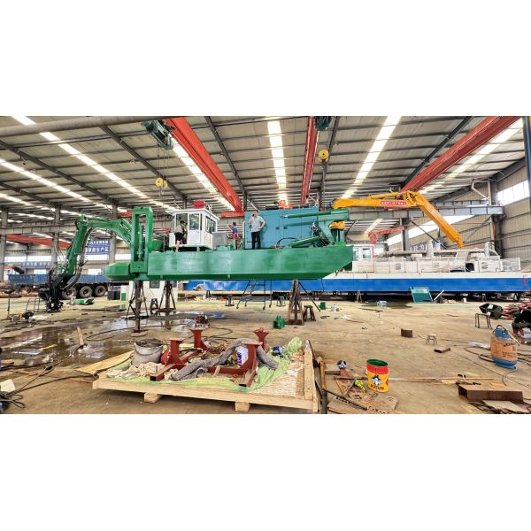 Amphibious Swamp Buggy Excavator with 10 inch Draught 25KG Weight