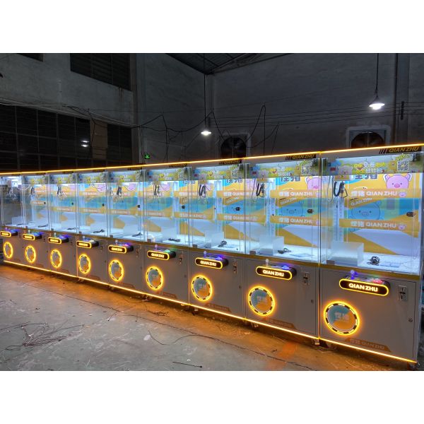 Coin Operated Automatic Clip Game Machine Claw Machine Crane Double Claw Machine