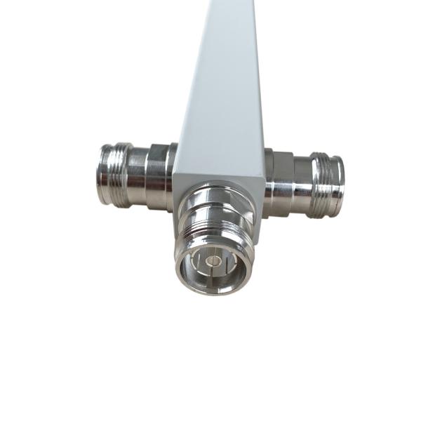 Mini Din Female Low PIM 550 To 6000MHz Three Way Power Divider
