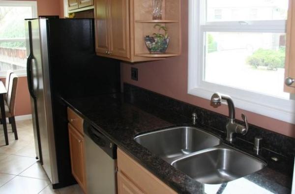 14.5 Mpa Natural Tan Brown Granite Stone Tiles For Steps