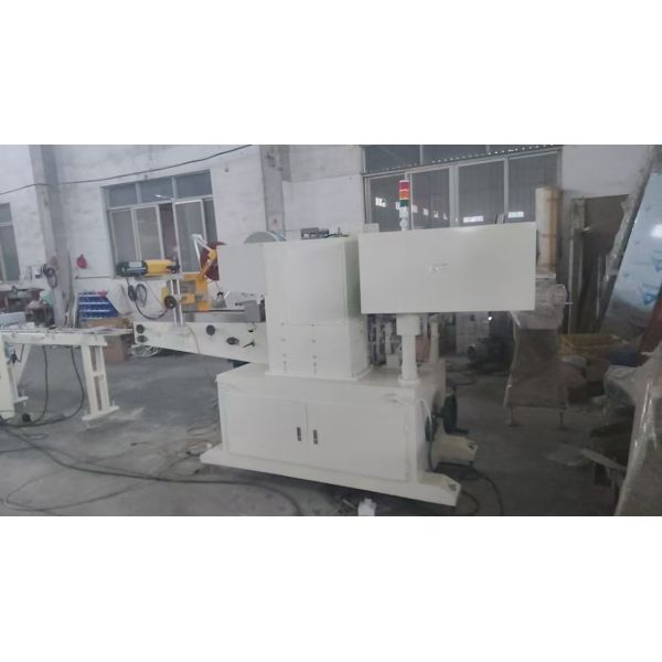 Compact Handkerchief Making Machine High Efficiency Handkerchief Manufacturing