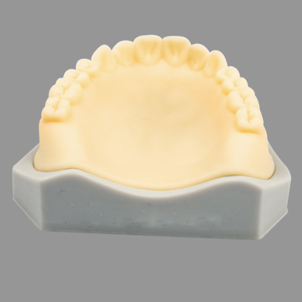 Prueba de dentadura impresa en 3D digital con acabado de superficie lisa
