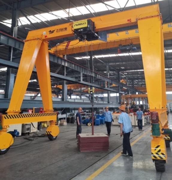 Triangular Legs Rubber Tyred 30t Mobile Gantry Crane For Workshop