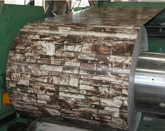 ASTM A755 Мультипликация кирпичного мрамора с предварительно окрашенной оцинкованной сталью с древесным зерном для промышленности, кровельных покрытий, строительных материалов