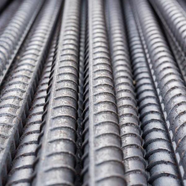 HRB400E HRB500 Rebar deformado de aço carbono 10 mm para serviço de reforço de edifícios