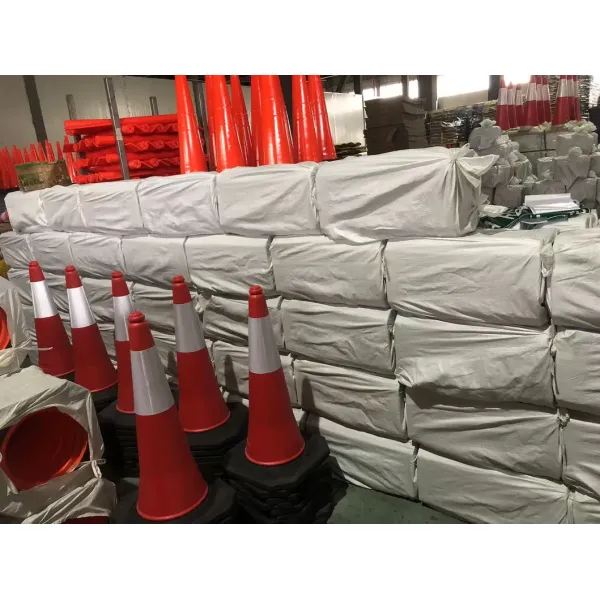 High Visibility Road Safety 75cm PE Traffic Cone with Black Base