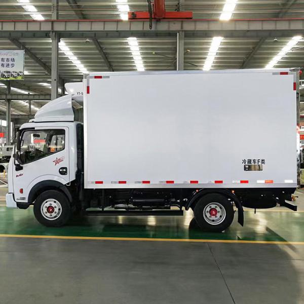 Euro 3 Standard Dongfeng 5-ton Refrigerated Truck for Meat Vegetable and Fish Transport in Cold Chain