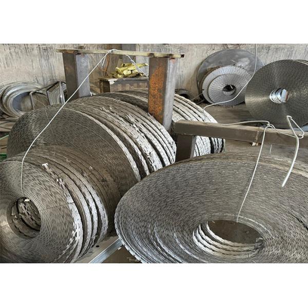 Anti Rust Galvanized Concertina Razor Barbed Wire Security Fencing