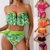 Un ensemble de bikini chic pour le plaisir de la plage et le soleil