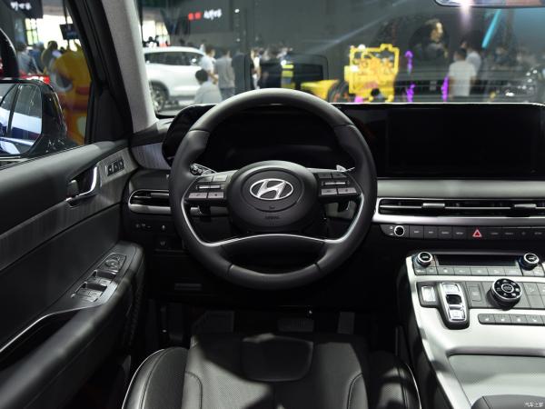 2023 Hyundai Palisade GLS 3.5L 5-Door 7-Seat SUV with Automatic Four-Wheel Drive