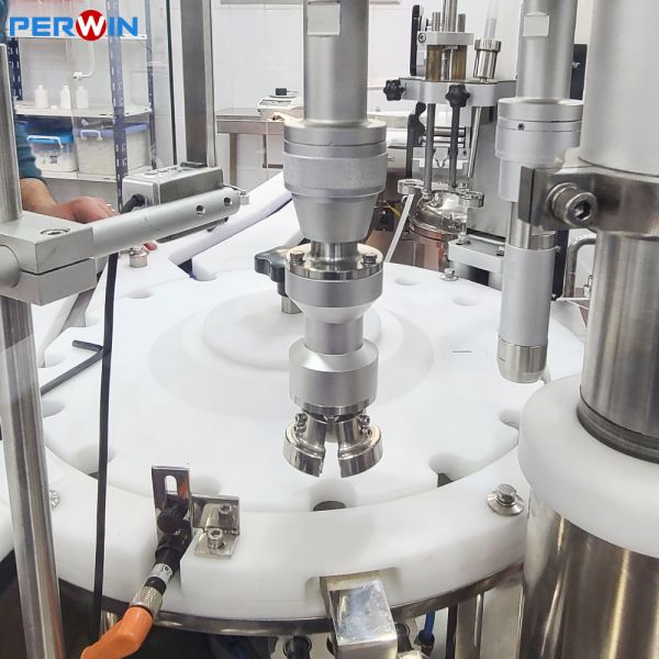 Diagnostic Reagent Filling Line with 800mm Diameter Turntable, Stepper Motor Controlled Filling Needle, and 10ml to 500ml Filling Volume