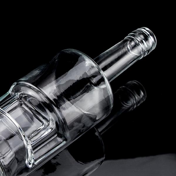 Collar Material Glass Vodka Bottle 500ml700ml for Liquor Manufacturing Industry