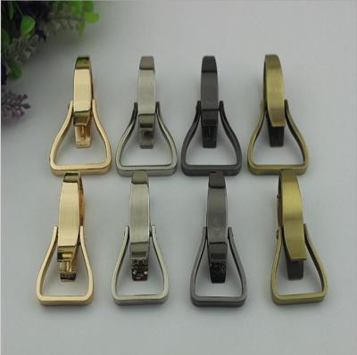 New style zinc alloy 4 color provide bag accessory 25 mm & 31 mm width triangle snap hook