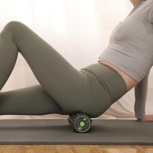 FCC 5V 150Kg Supporting Vibrating Massage Foam Roller For Gym Fitness