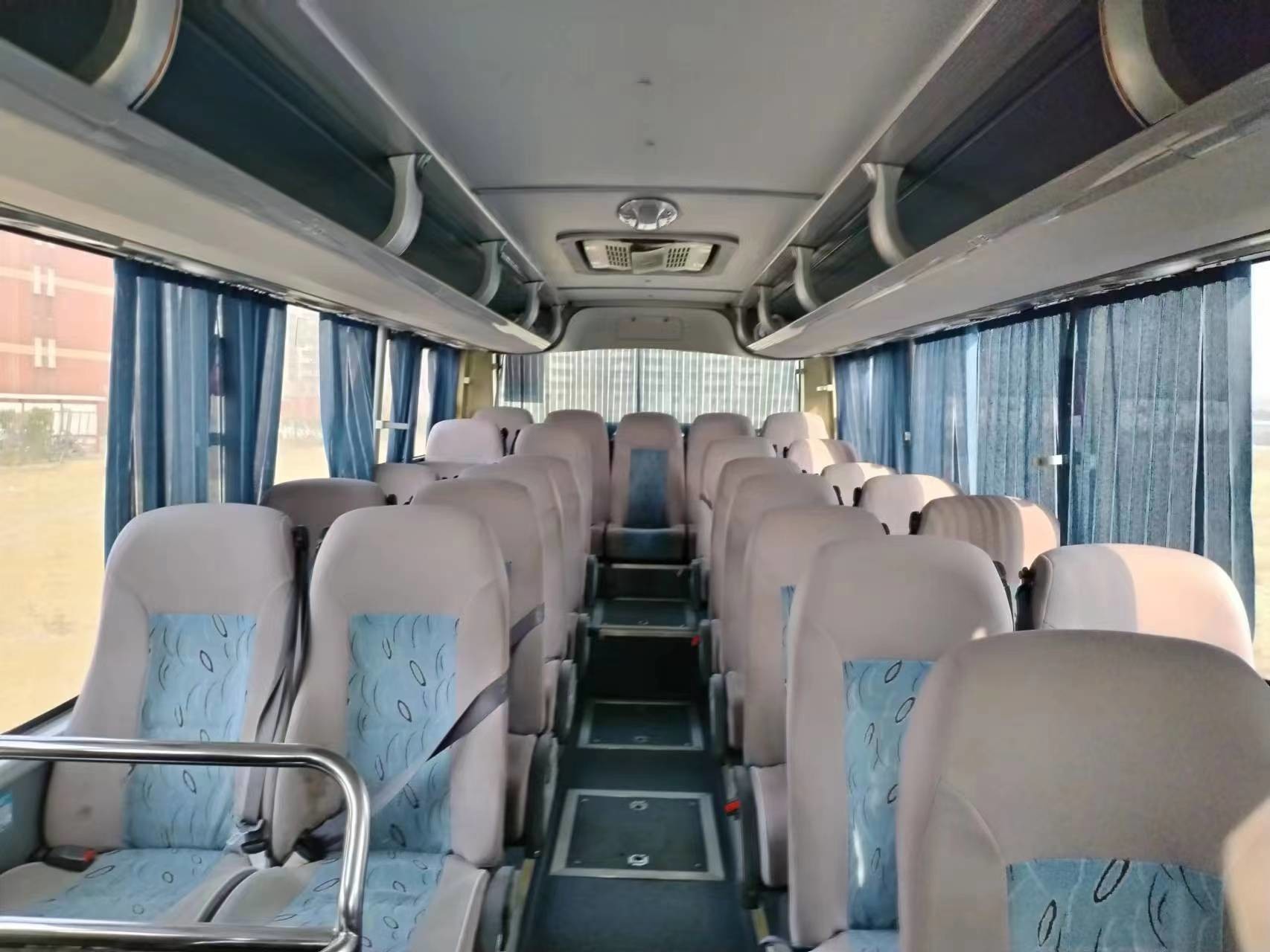 Используемый тренер Yutong Zk6127 2+2layout 51seats ручной передачи двигателя Weichai автобуса города