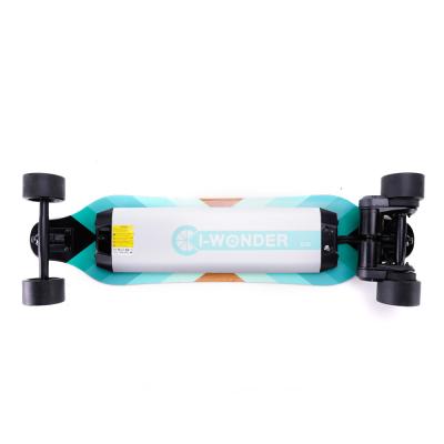 Wireless Dual Hub Motor Electric Skateboard 9 Layers Maple Deck Material