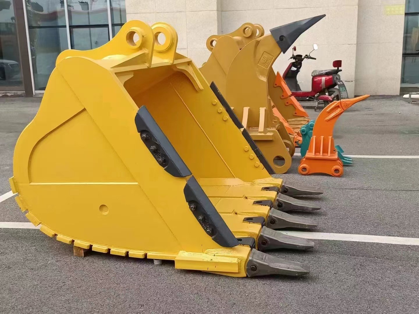 Customized Excavator Buckets from Strong Power and Hydraulic Stability Guaranteed