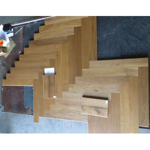 Residential Smoked Oak Engineered Herringbone Parquet Flooring Color 21