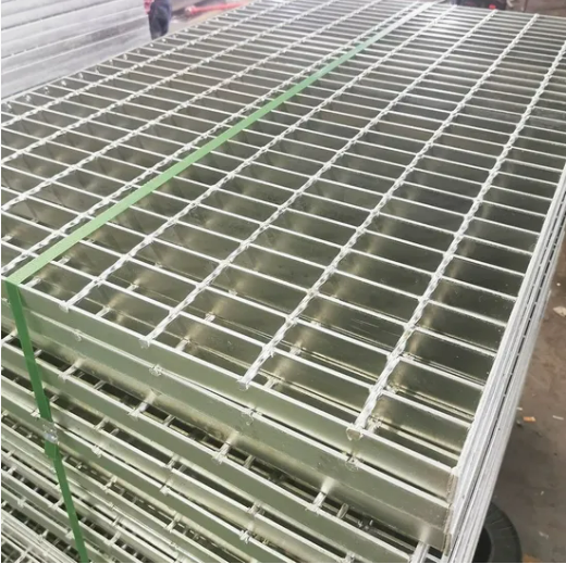 Galvanized Steel Grating with 15/20/30mm Bearing Bar Pitch for Drive Applications