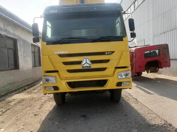 8500x2500x3600mm Sinotruk HOWO 6*4 Camião tractor Camião pesado com design de pneu sem tubo