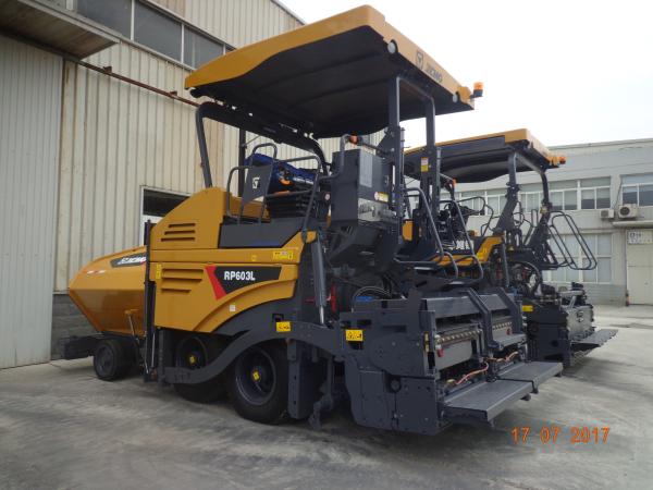 XCMG RP602L concrete asphalt pavers / Road Maintenance Machinery Automatic control