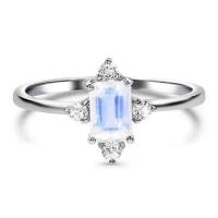 Anéis chapeados Sterling Silver de Emerald Cut Blue Moonstone Engagement do ouro branco