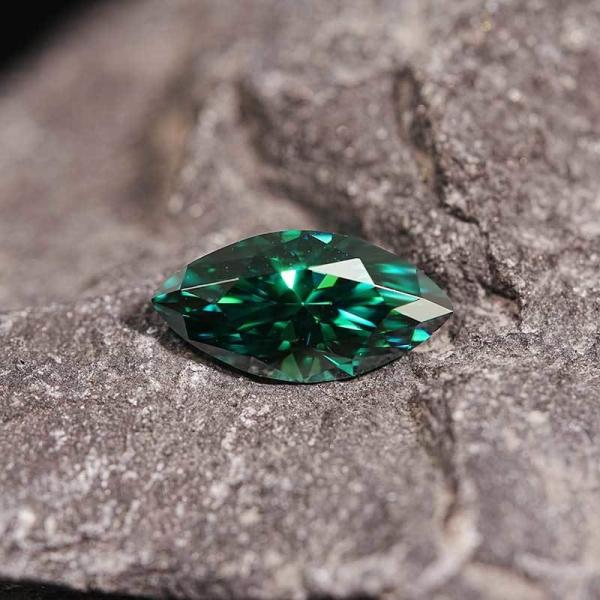 VVS1 Green Loose Moissanite Gemstones Solitaire Pear Shaped custom