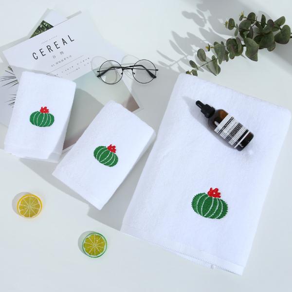 Toalla de baño blanca suave y gruesa hecha de algodón puro con diseño de bordado personalizado