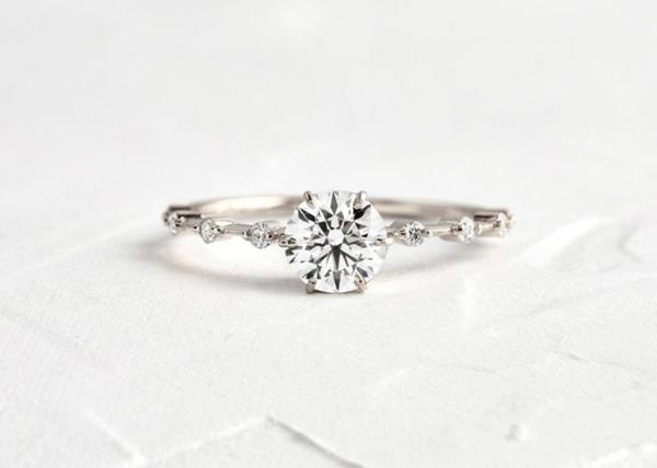 1.0ct Moissanite Diamond Rings , Round Cut Engagement Rings 6.5MM ODM
