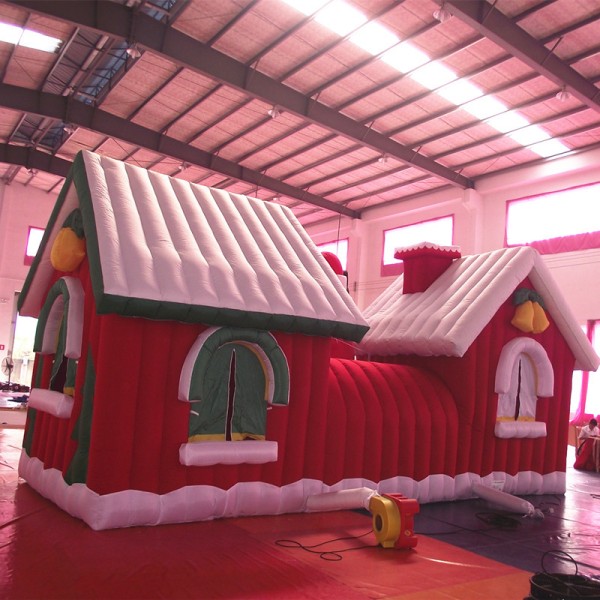 Giant Inflatable Santa House Decoration for Christmas Festivals Malls and Outdoor Events