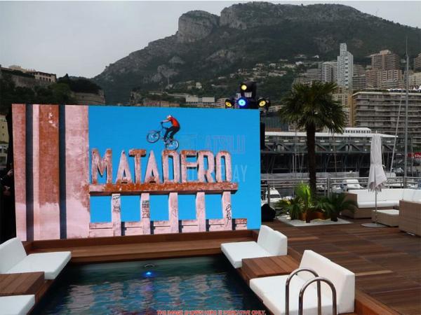 P3.91mm Outdoor LED Digital Billboard High-Resolution Fine Pitch Advertisement Screen Wall