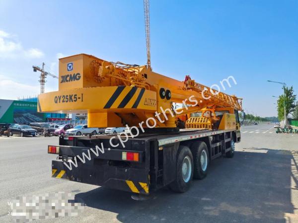 Xg 25ton Used Mobile Truck Crane 2013 Machinery with ISO9001 Certification Folding