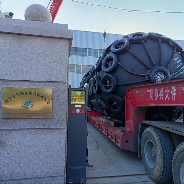 CCS/BV/LR/DNV Certified Pneumatic Rubber Fender – Black, Shock-Absorbing for STS & Standard Use