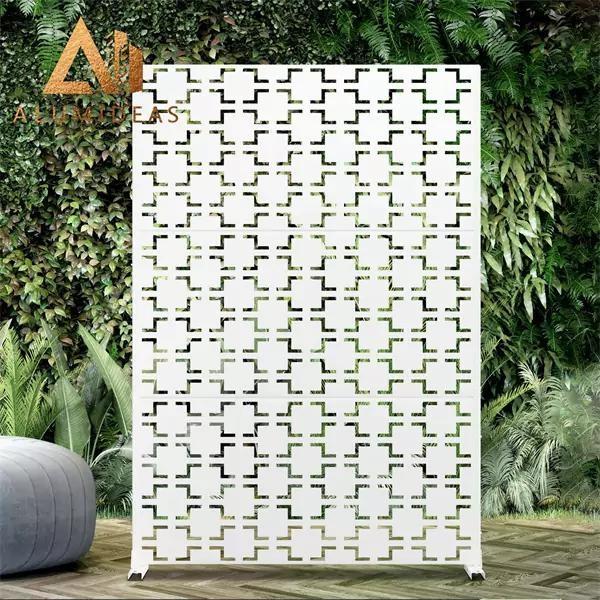 Metal balcony panels