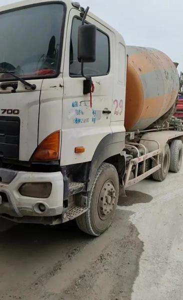 2013 31000kgs Concrete Used Mixer Trucks with Feeding Height 1540