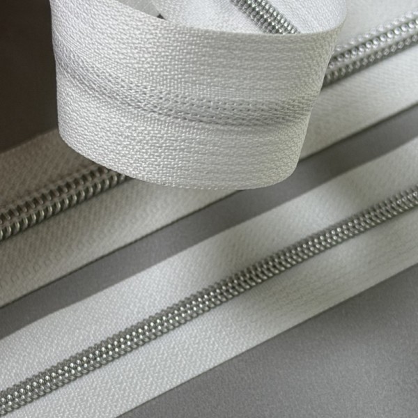 Fine Texture #3 Nylon Zipper Vacuum Plated Corrosion Resistant Stable Color