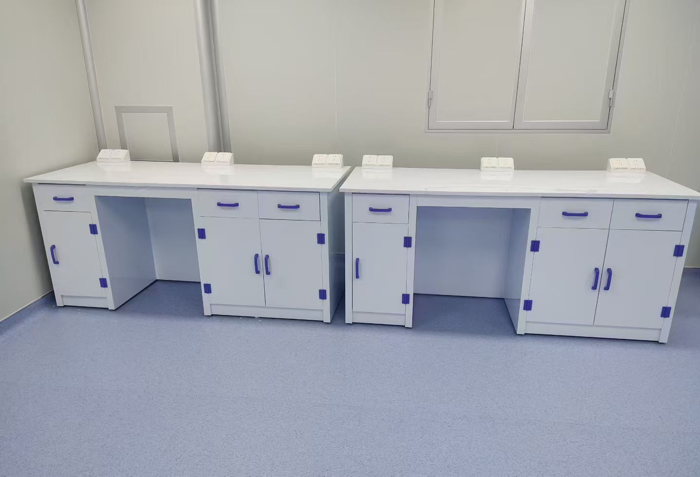 PP Lab Work Bench Corrosion Resistant Modular Lab Benches White With Double Layer Storage Rack