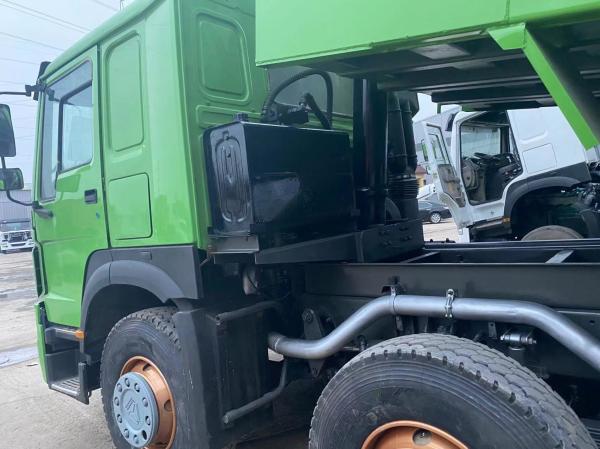 Sinotruk HOWO 8X4 12wheeler Trailer Headdump Ruck 371/400/420/380HP Pneus radiais