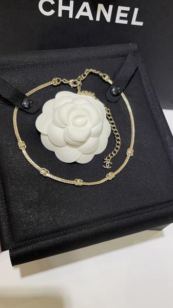 Sophisticated Snake Chain Choker Light Gold Silver Color With 5 Flowers