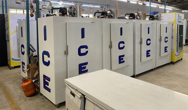 Commercial outdoor bagged ice storage freezer, fan cooling ice cube freezer CE