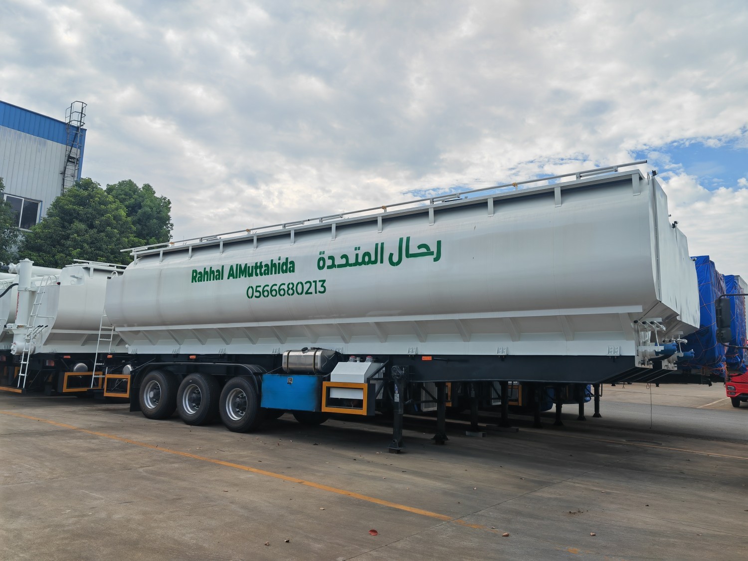 3 Axle 40–50 CBM Bulk Feed Semi Trailer with ISUZU Auxiliary Engine for Saudi Arabia