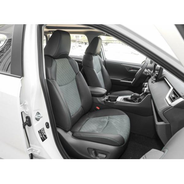 2023 Popular Design Toyota RAV4 R18 Tire Size Normal Steering Wheel Gasoline Car SUV