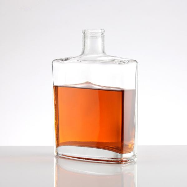 Aluminum Plastic PP Collar Customized Sealing Type 500ml 700ml Whiskey Glass Bottle