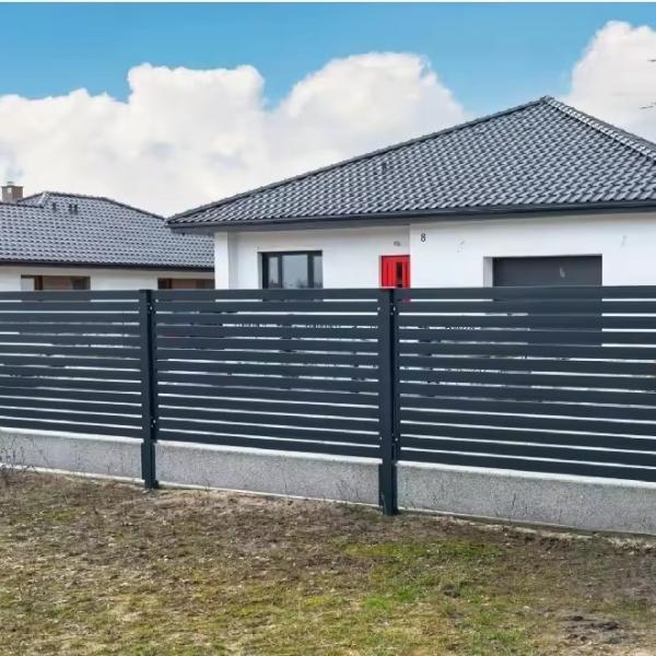 Easy Maintenance T5/T6 Aluminum Railing Surface Mount Customizable Thickness Choices