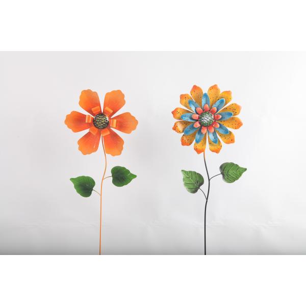 Handcrafted Metal Outdoor Garden Decorations Durable Flower Inserts Customizable