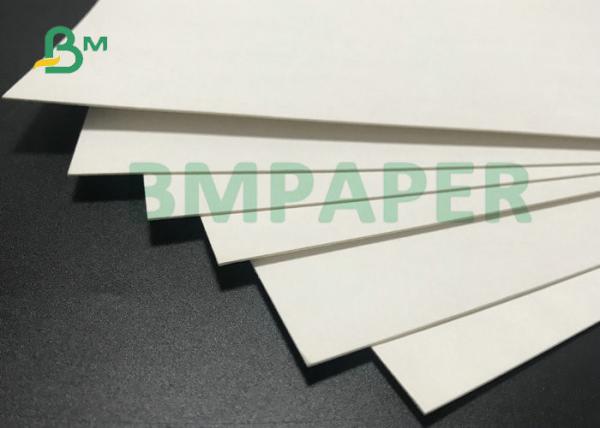 0,6 MM 0,7 MM 1,1 MM Absorção rápida Pasta de madeira natural Placa porta-copos branca