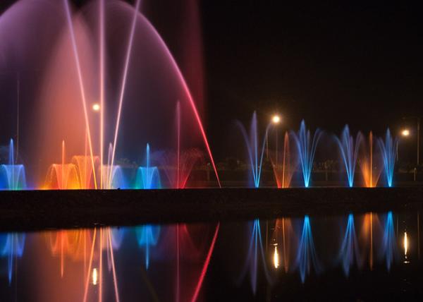 Outdoor Playing Musical Water Fountain With Led Underwater Lights PC Controlled