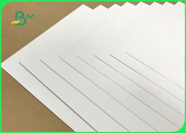 Papel absorvente branco super do AA da categoria na folha 0.6mm 0.8mm para a pousa-copos