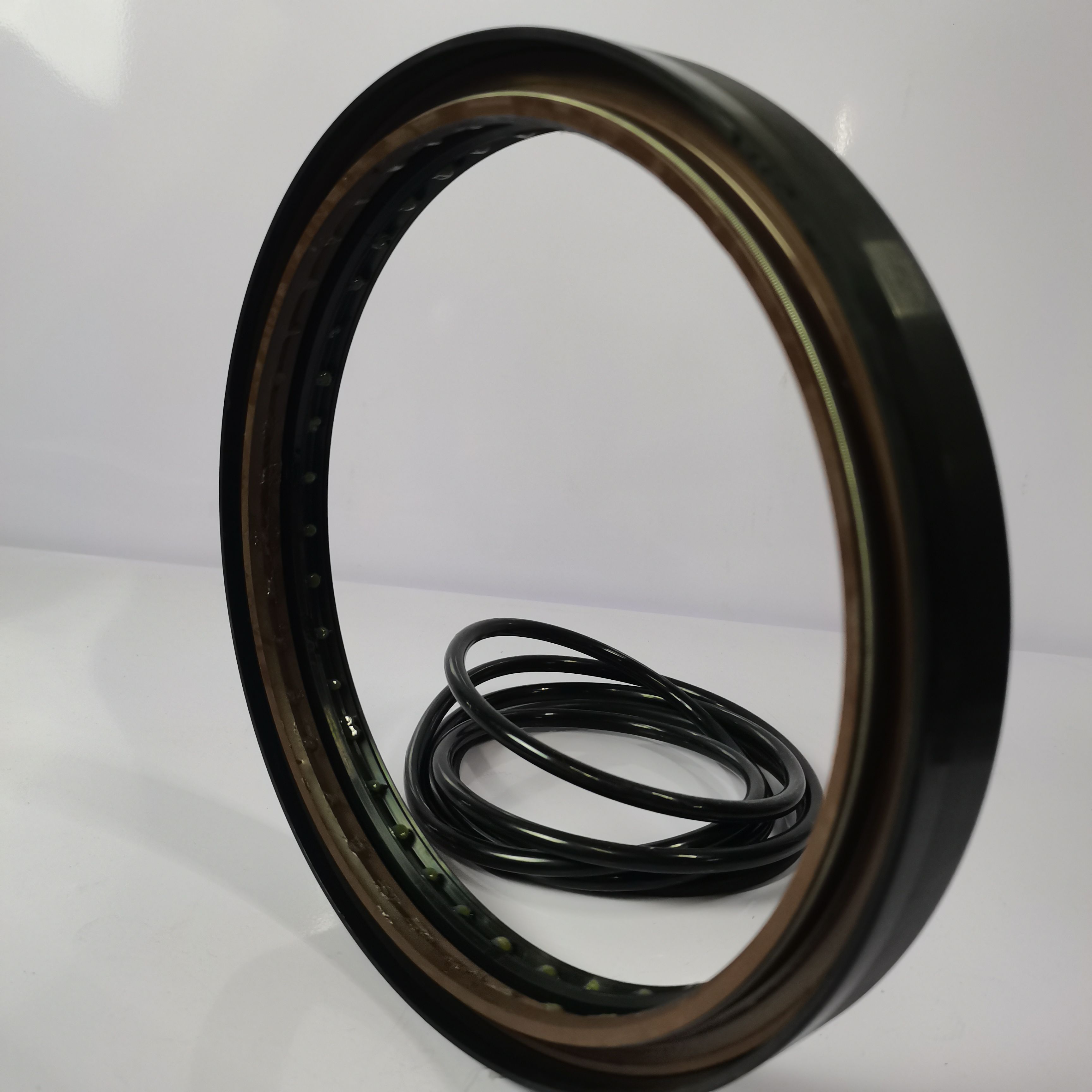Manufacturer Wholesale Parts 190*220*15/30 FAW Truck DP128 Rear Wheel Oil Seal